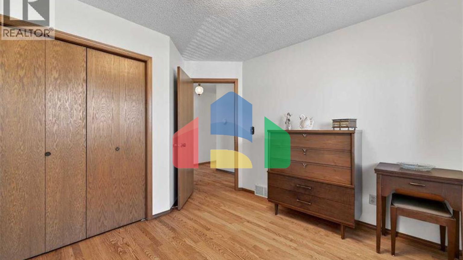 Residential - Single Family Home - Calgary, Canada - Canada