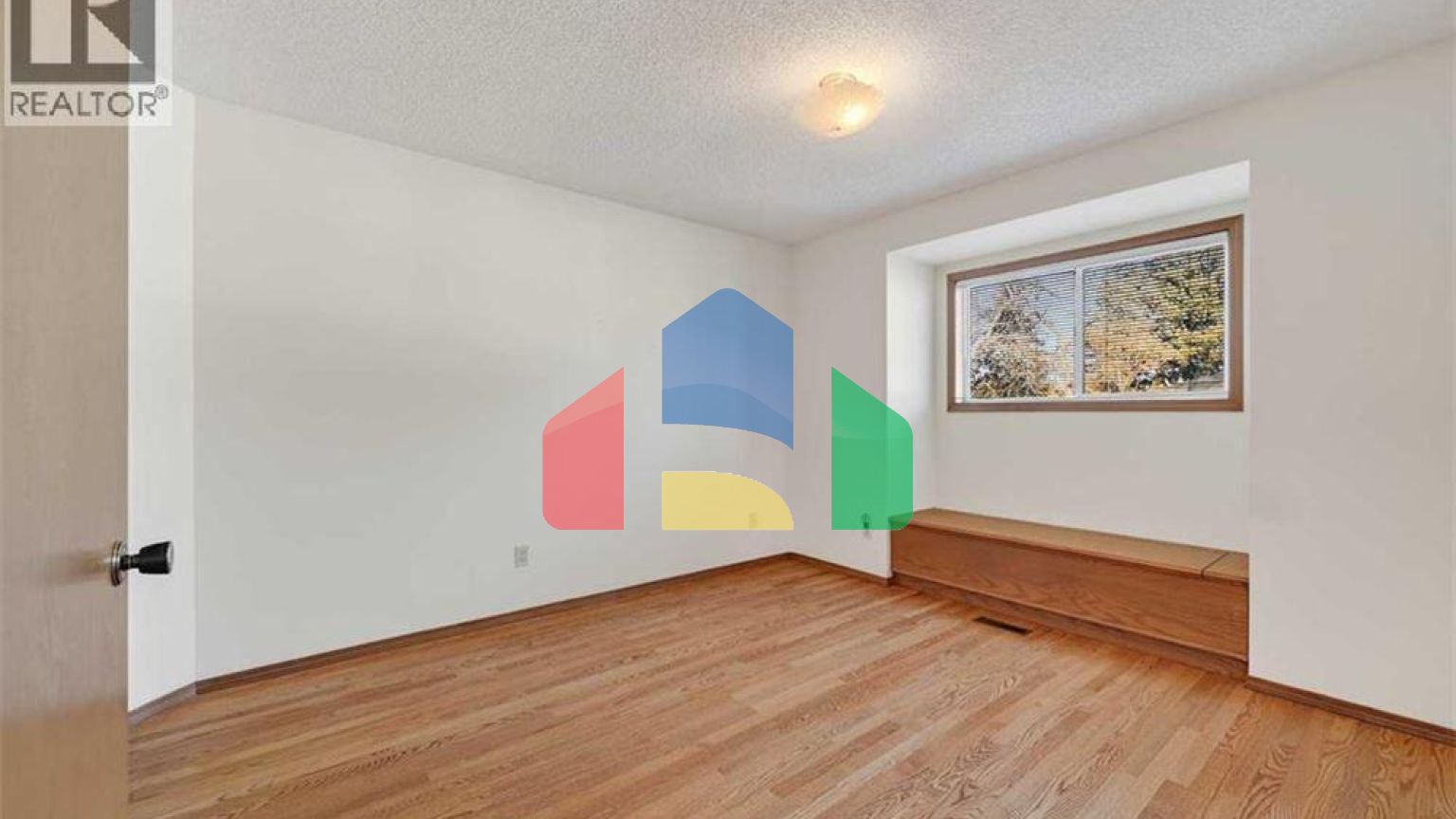 Residential - Single Family Home - Calgary, Canada - Canada