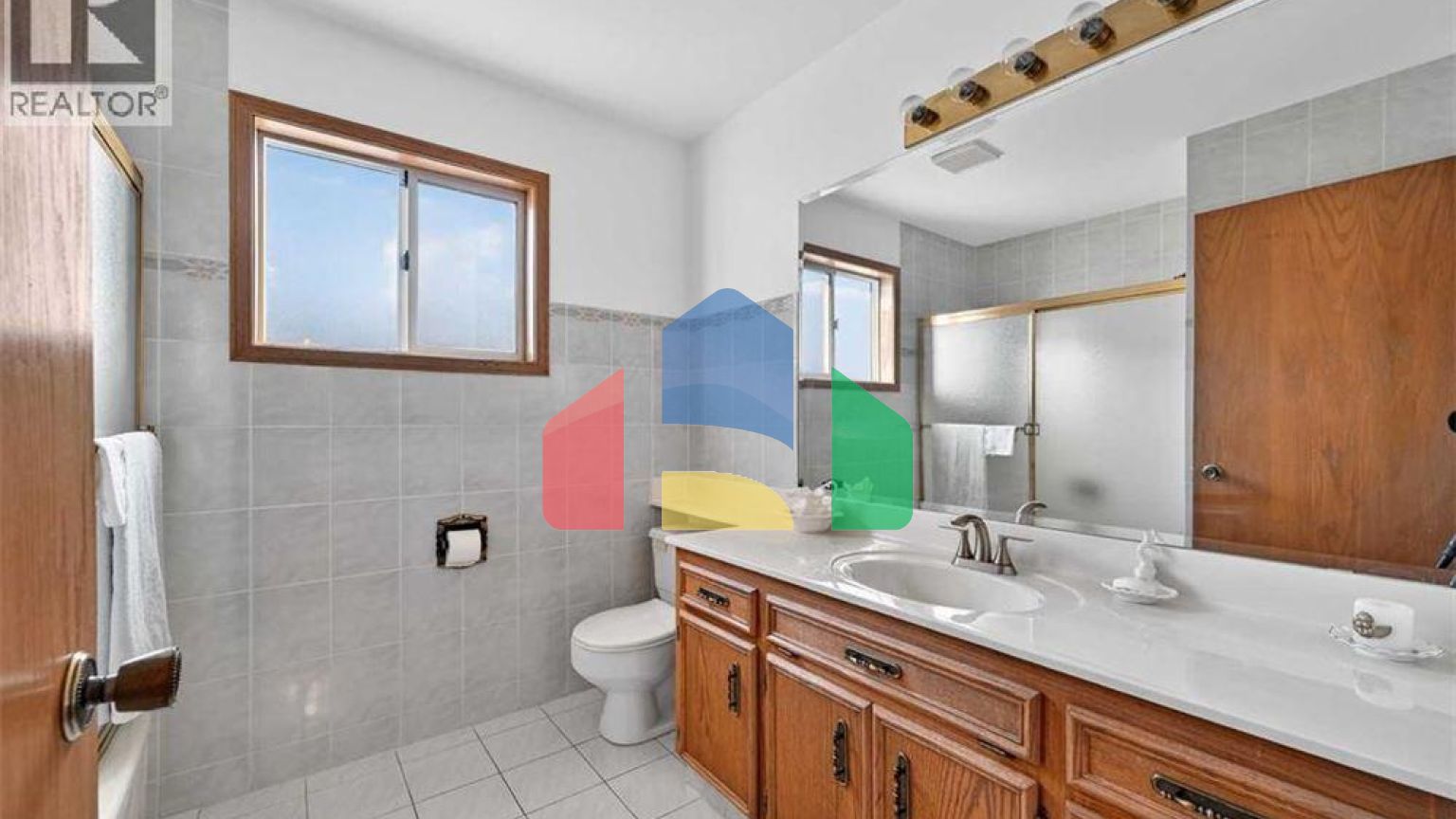 Residential - Single Family Home - Calgary, Canada - Canada