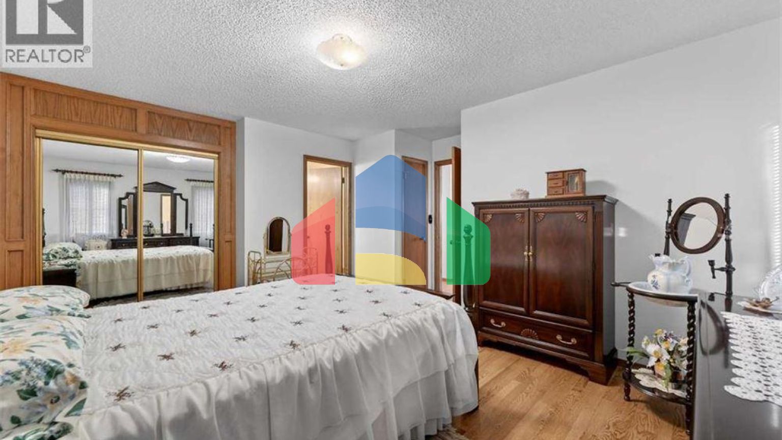 Residential - Single Family Home - Calgary, Canada - Canada