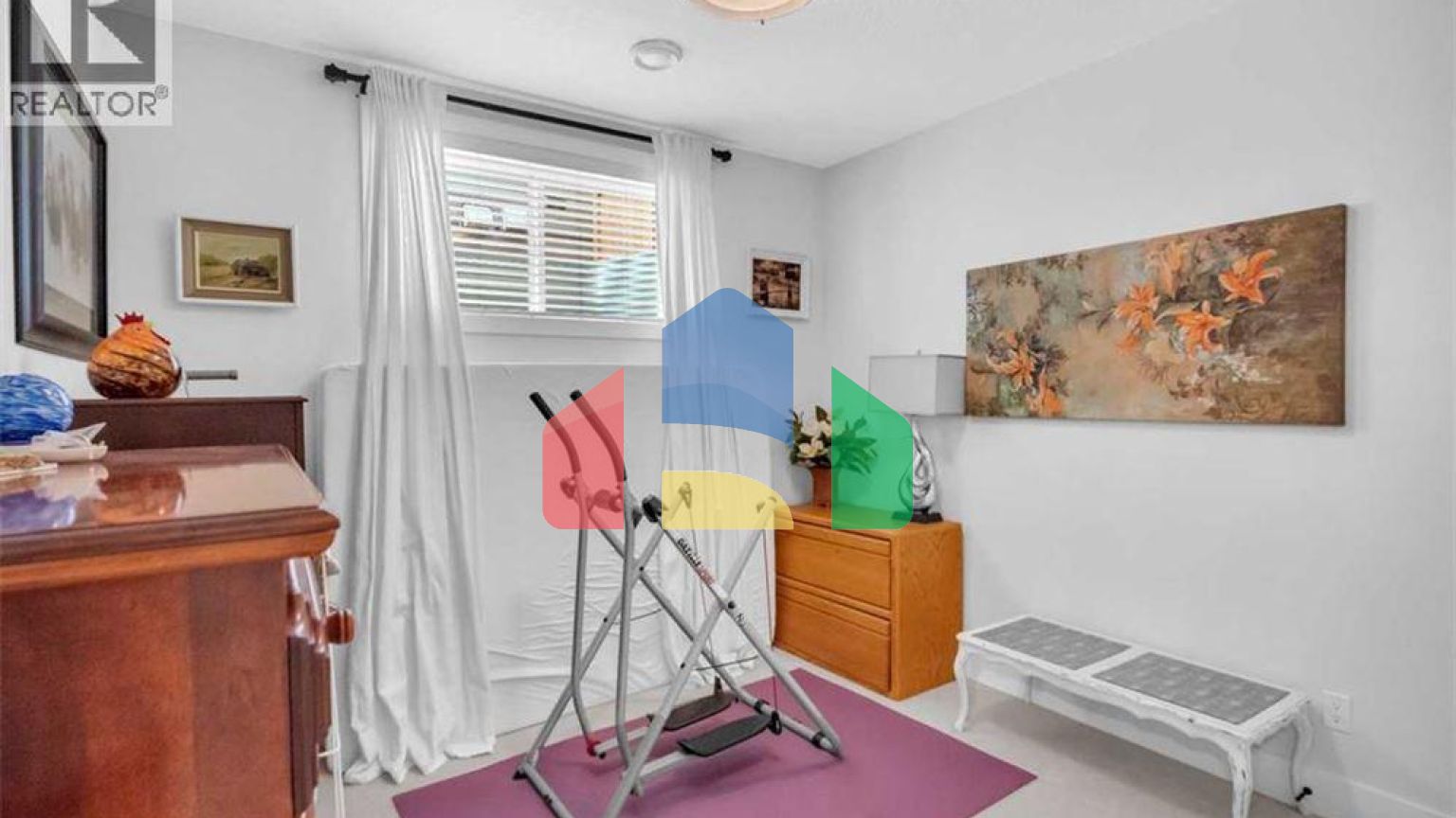 Residential - Single Family Home - Calgary, Canada - Canada