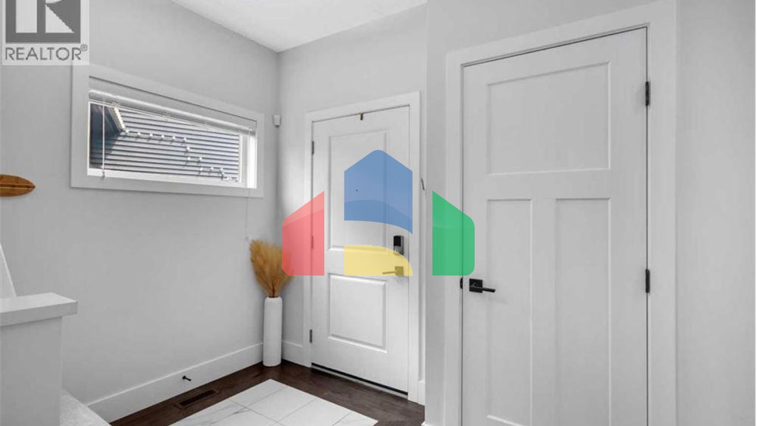 Residential - Single Family Home - Calgary, Canada - Canada