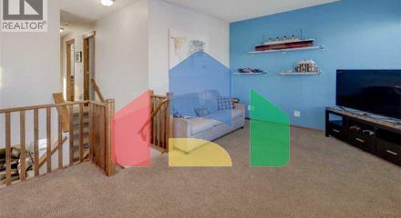 Residential - Single Family Home - Calgary, Canada - Canada