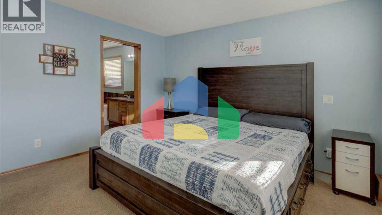 Residential - Single Family Home - Calgary, Canada - Canada