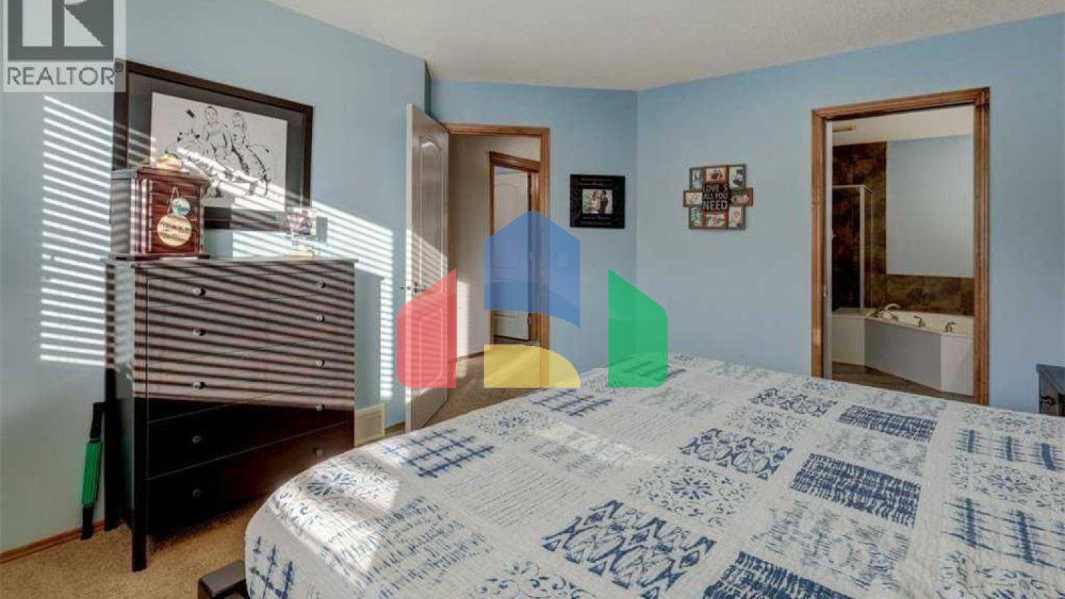 Residential - Single Family Home - Calgary, Canada - Canada