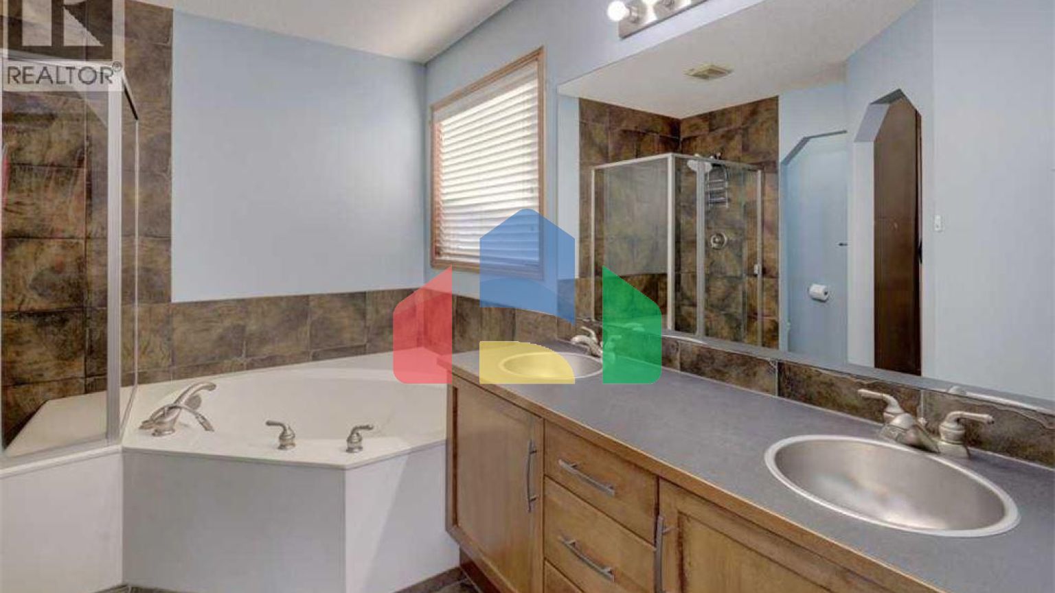 Residential - Single Family Home - Calgary, Canada - Canada