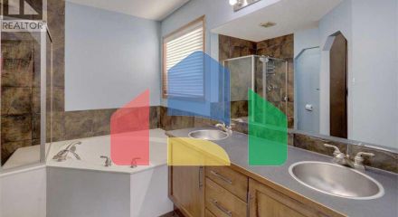 Residential - Single Family Home - Calgary, Canada - Canada