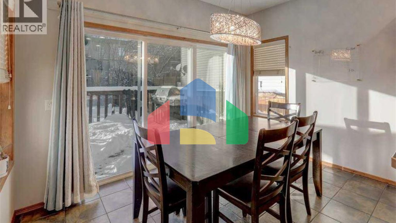 Residential - Single Family Home - Calgary, Canada - Canada