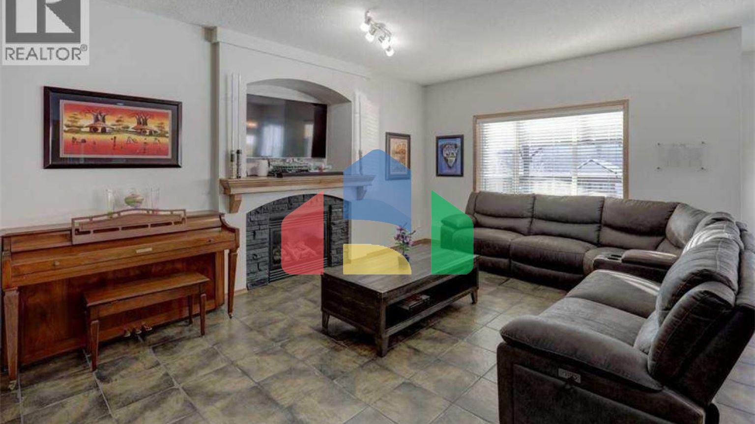 Residential - Single Family Home - Calgary, Canada - Canada