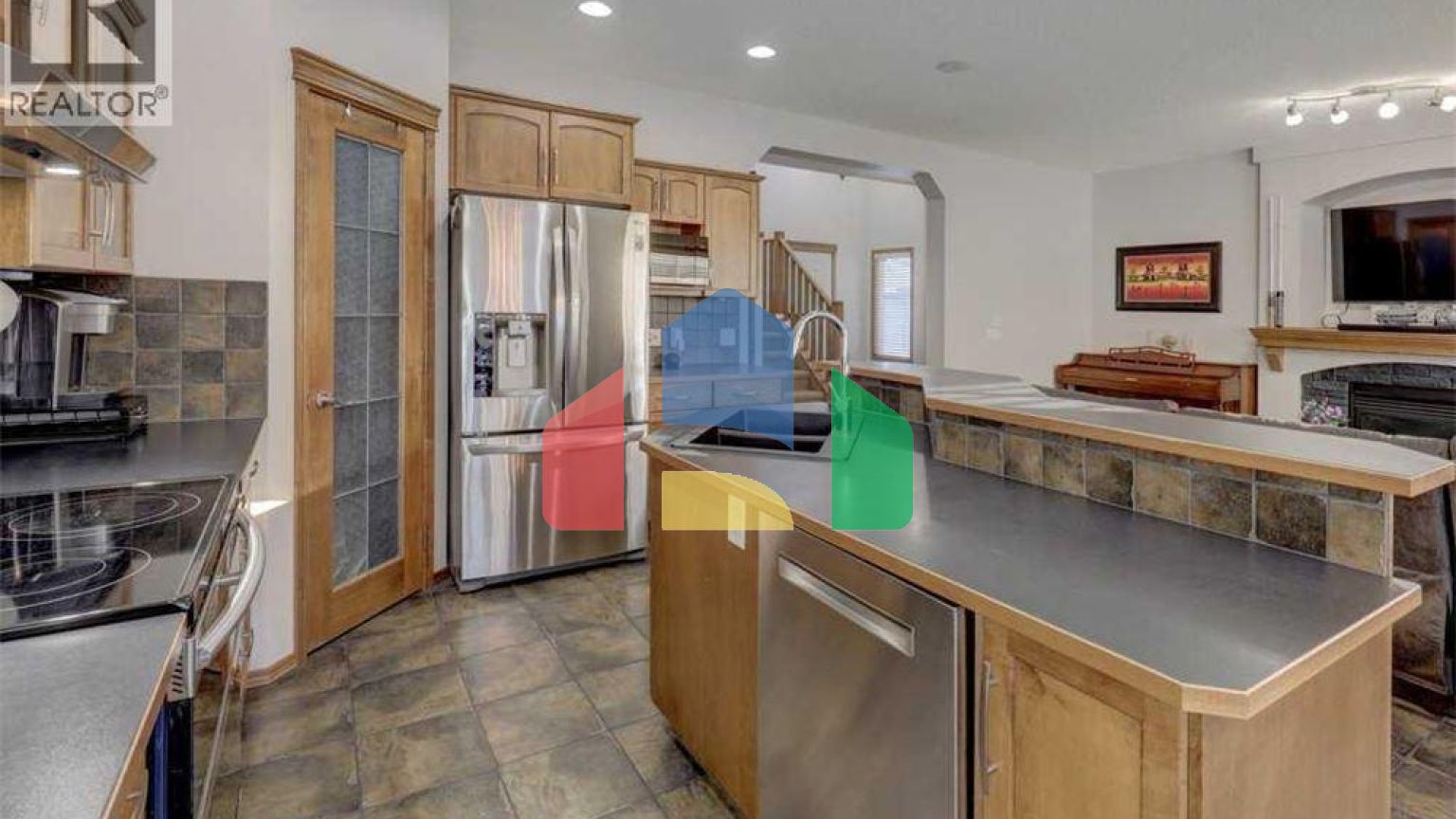 Residential - Single Family Home - Calgary, Canada - Canada