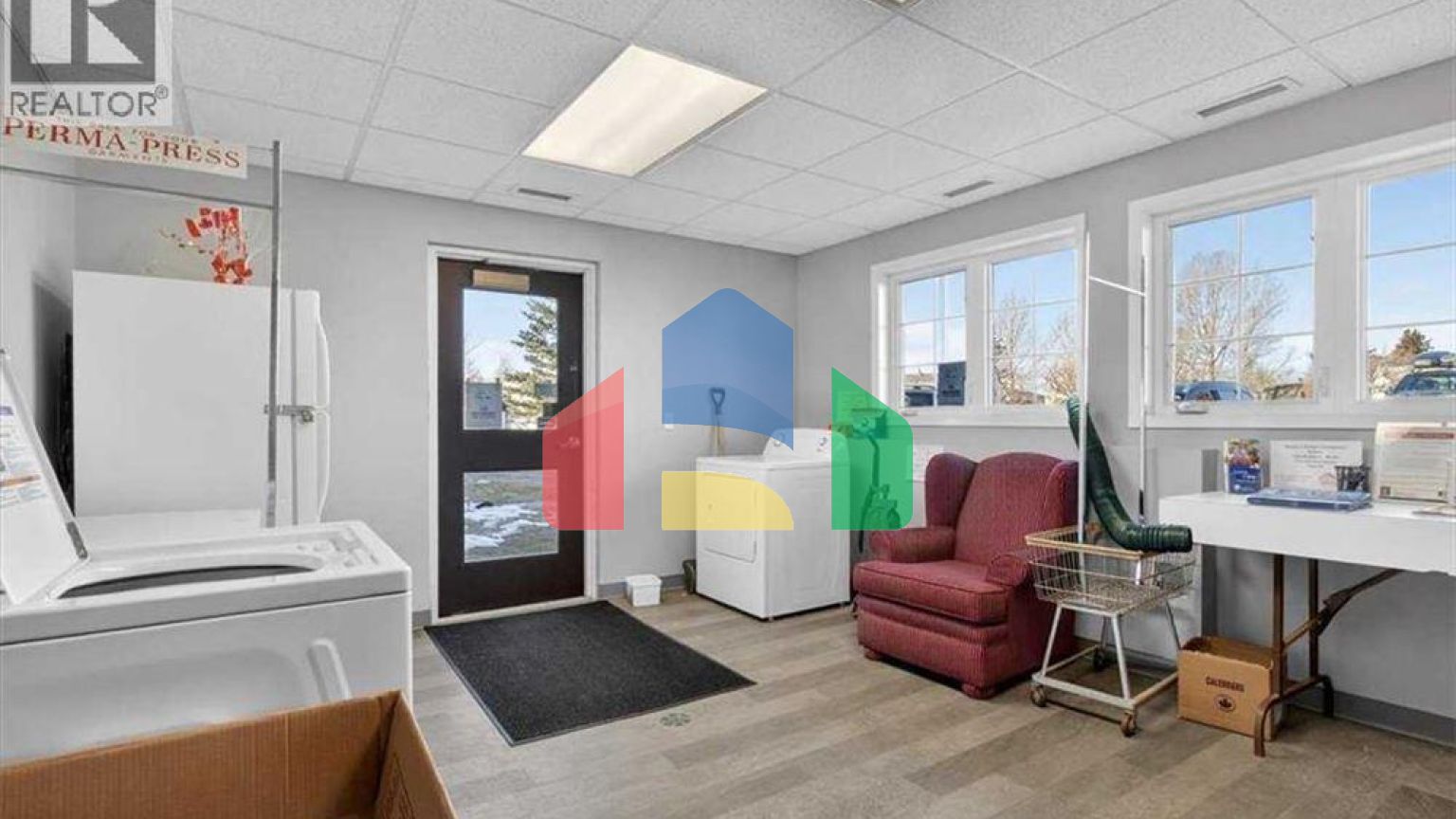 Residential - Single Family Home - Calgary, Canada - Canada