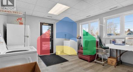 Residential - Single Family Home - Calgary, Canada - Canada