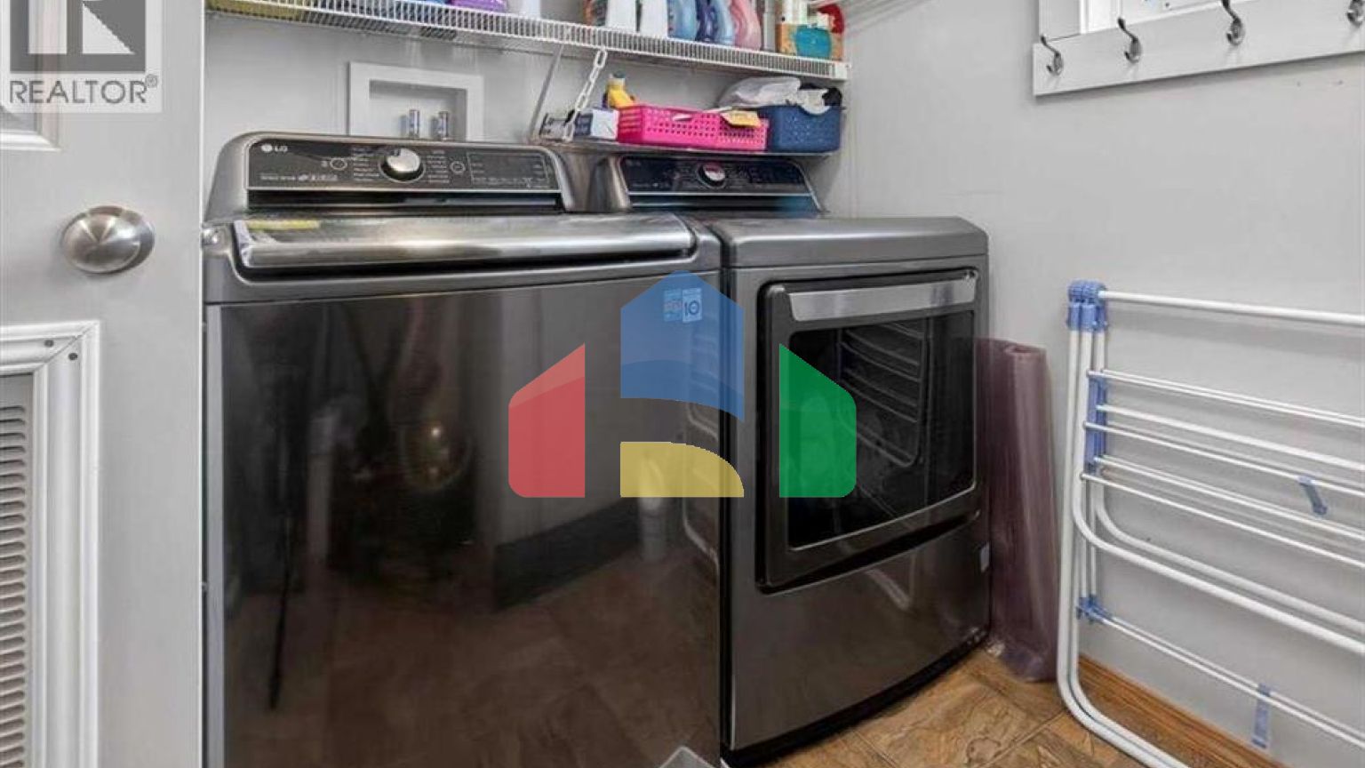 Residential - Single Family Home - Calgary, Canada - Canada