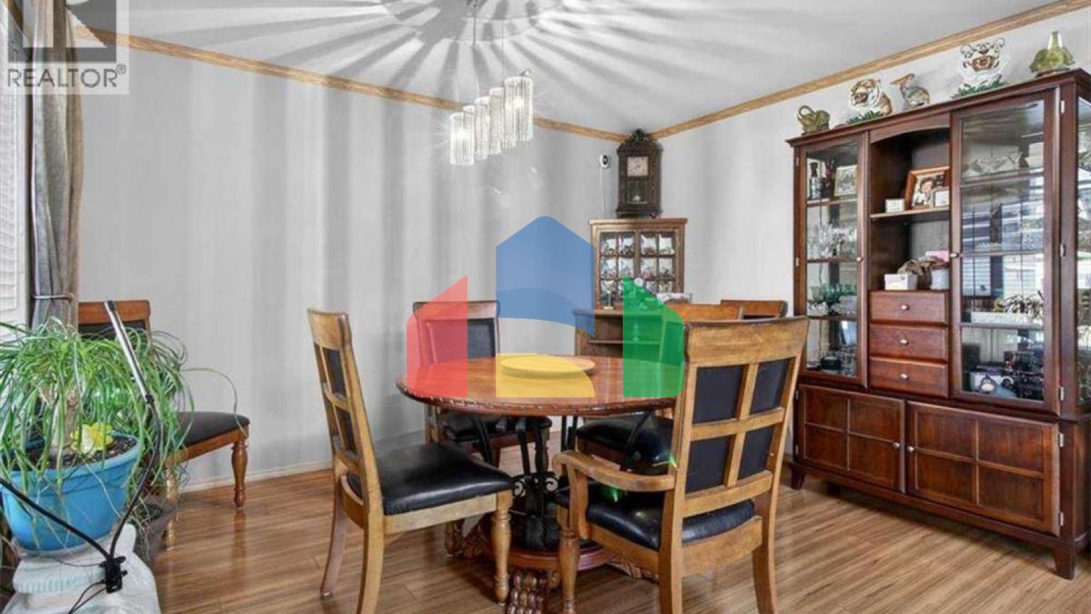 Residential - Single Family Home - Calgary, Canada - Canada