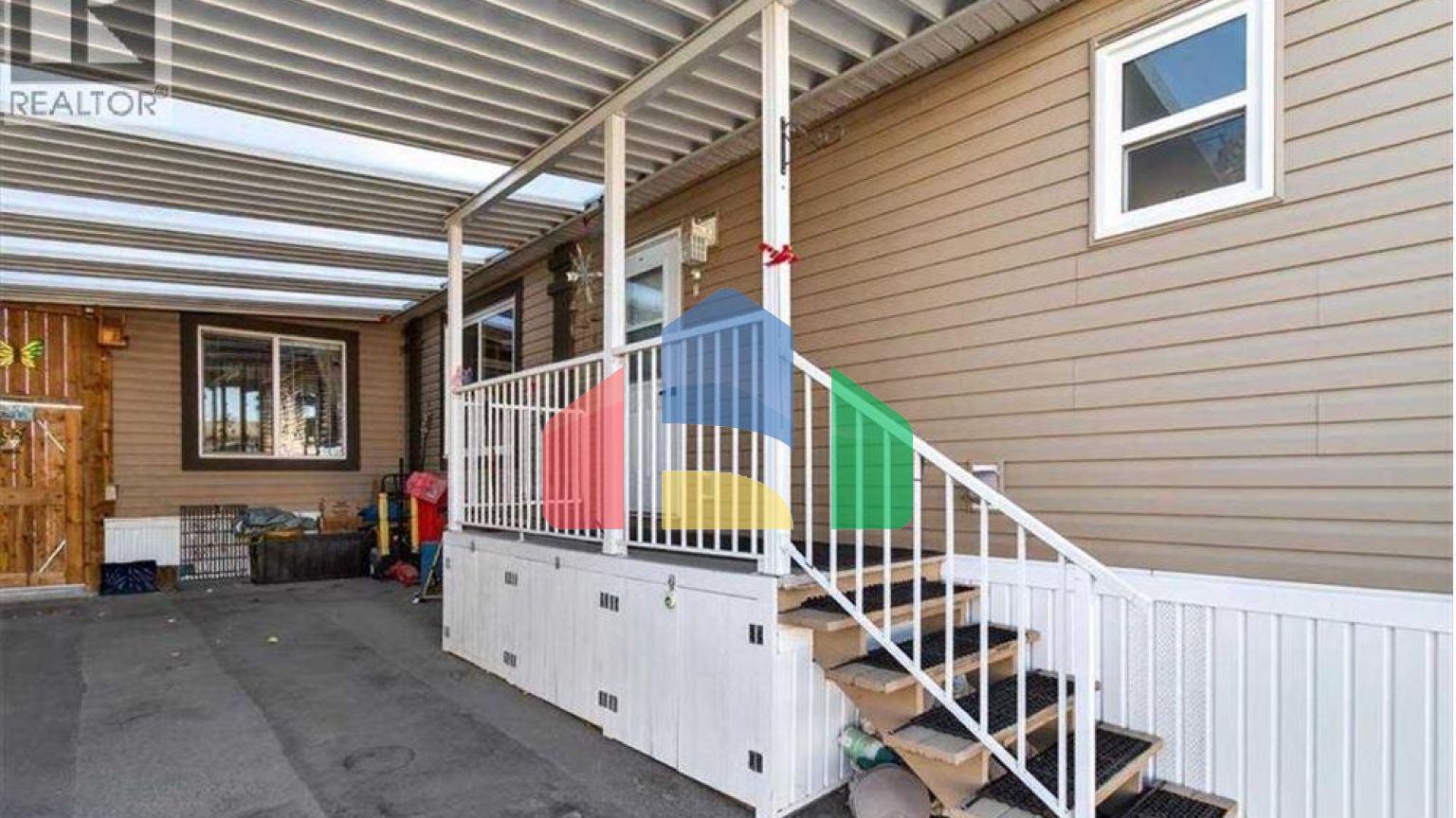 Residential - Single Family Home - Calgary, Canada - Canada