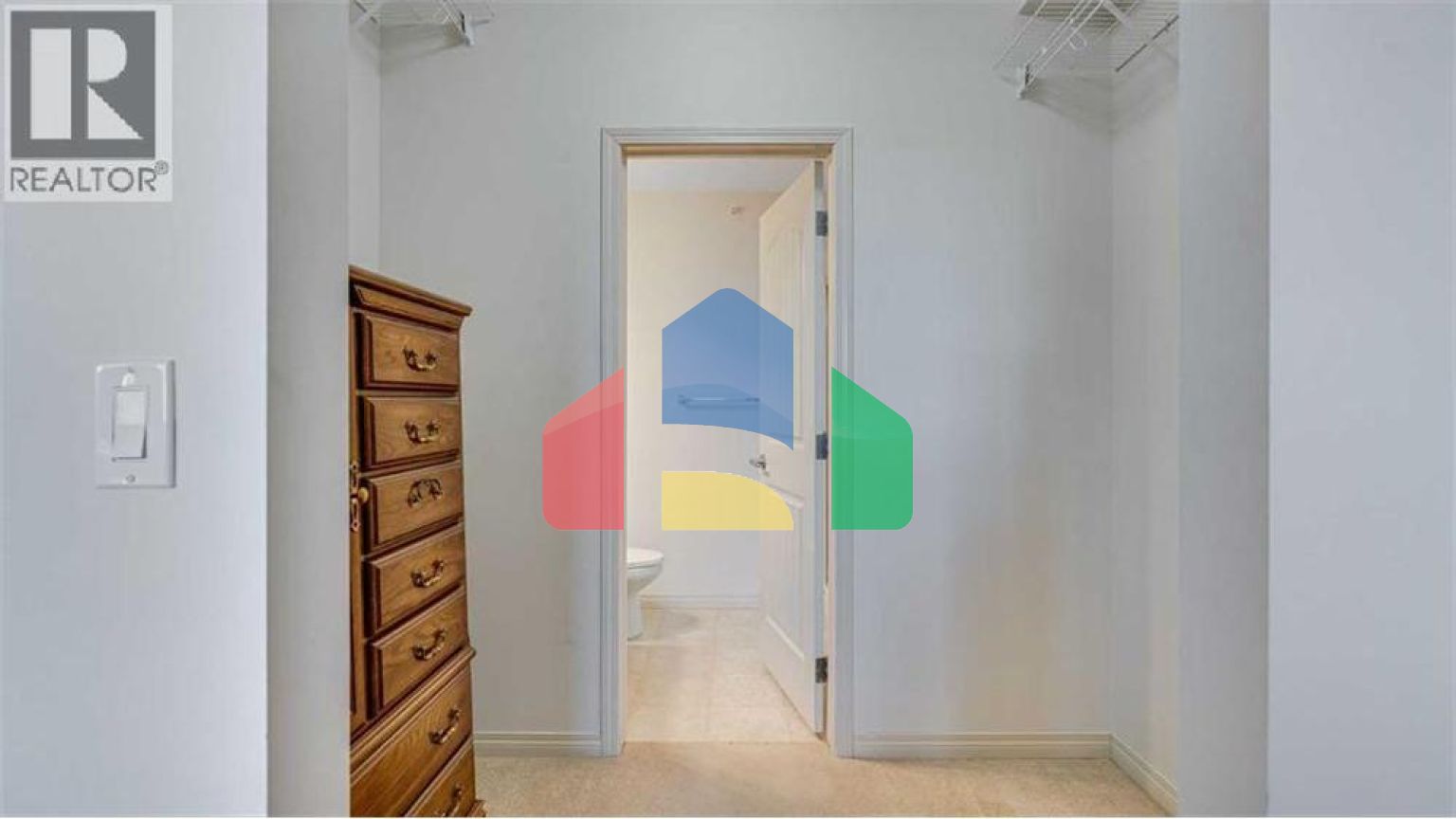 Residential - Single Family Home - Calgary, Canada - Canada