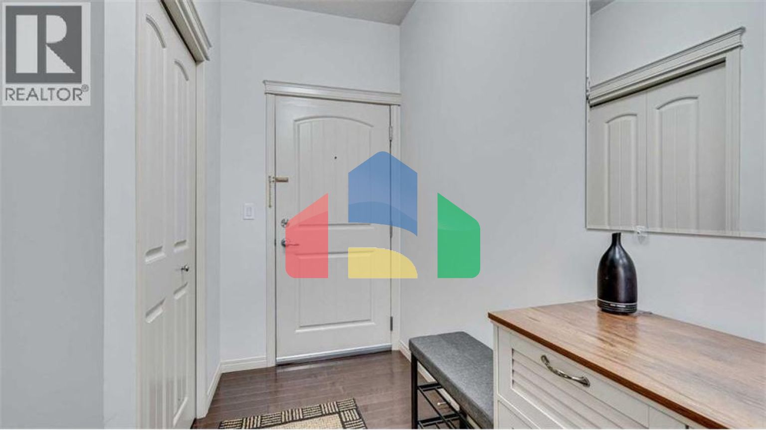 Residential - Single Family Home - Calgary, Canada - Canada