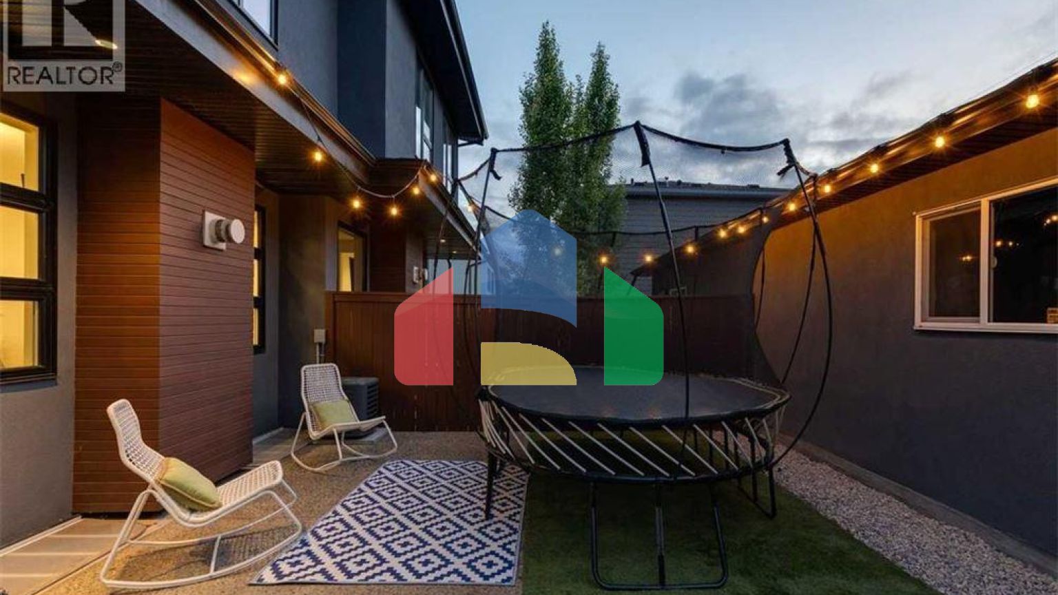 Residential - Single Family Home - Calgary, Canada - Canada