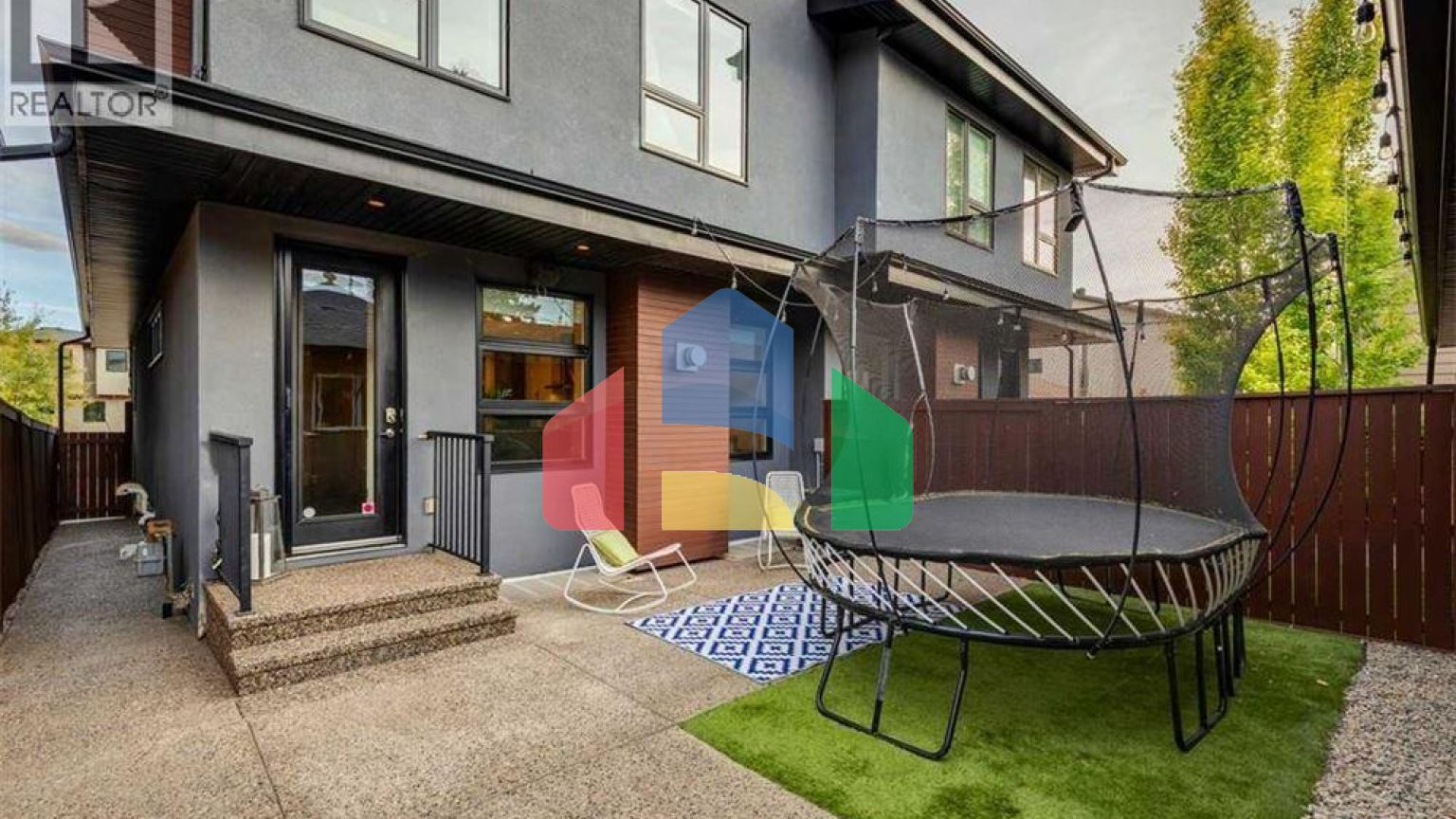 Residential - Single Family Home - Calgary, Canada - Canada