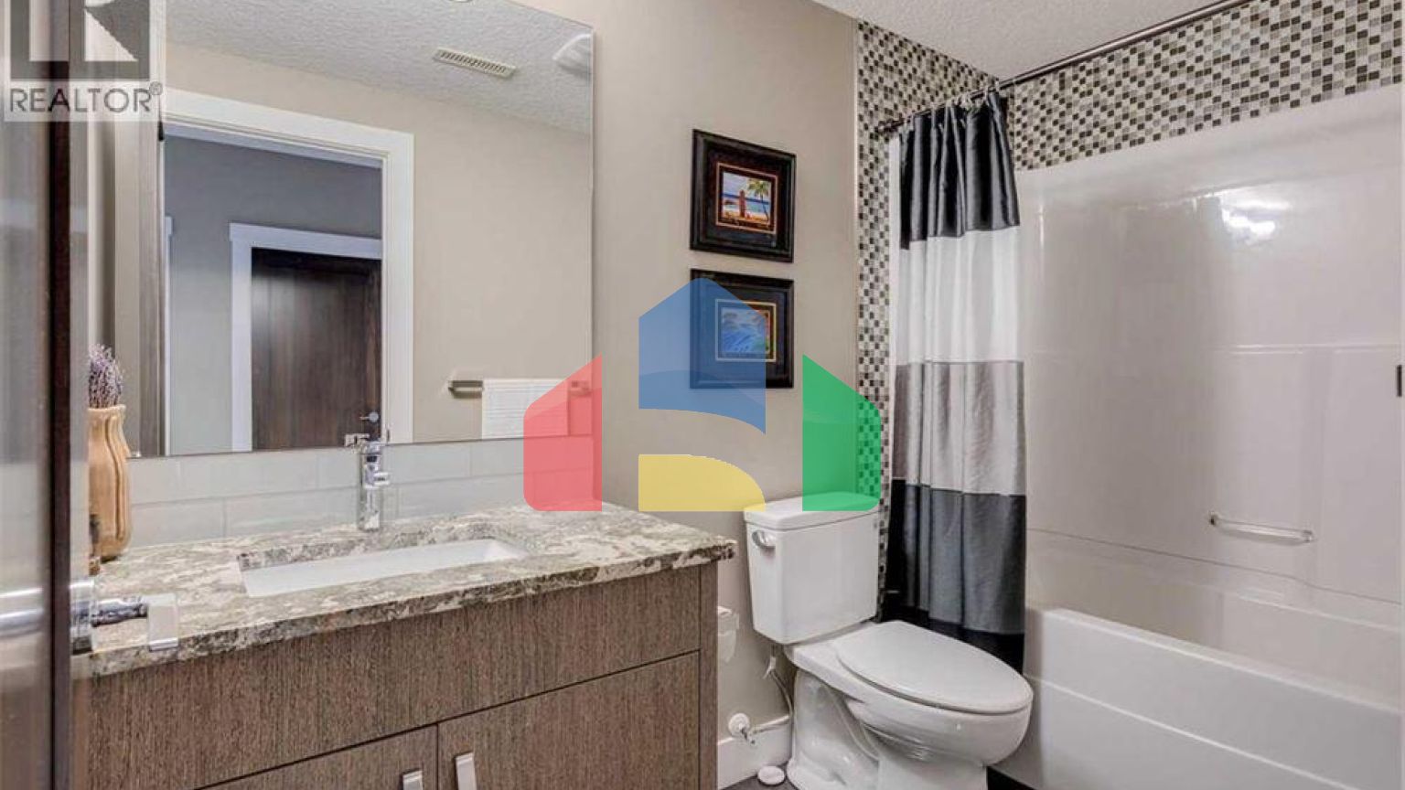 Residential - Single Family Home - Calgary, Canada - Canada