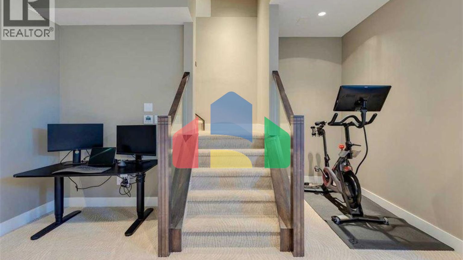 Residential - Single Family Home - Calgary, Canada - Canada