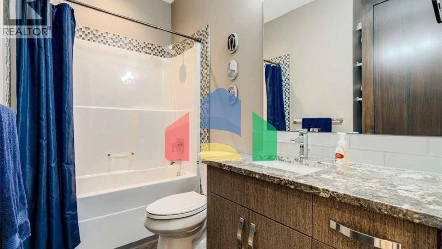 Residential - Single Family Home - Calgary, Canada - Canada