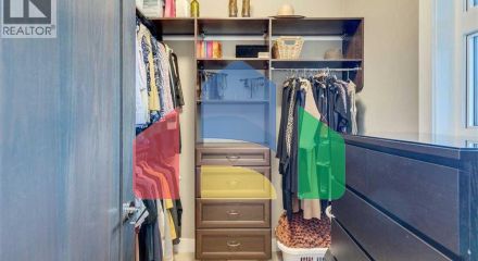 Residential - Single Family Home - Calgary, Canada - Canada