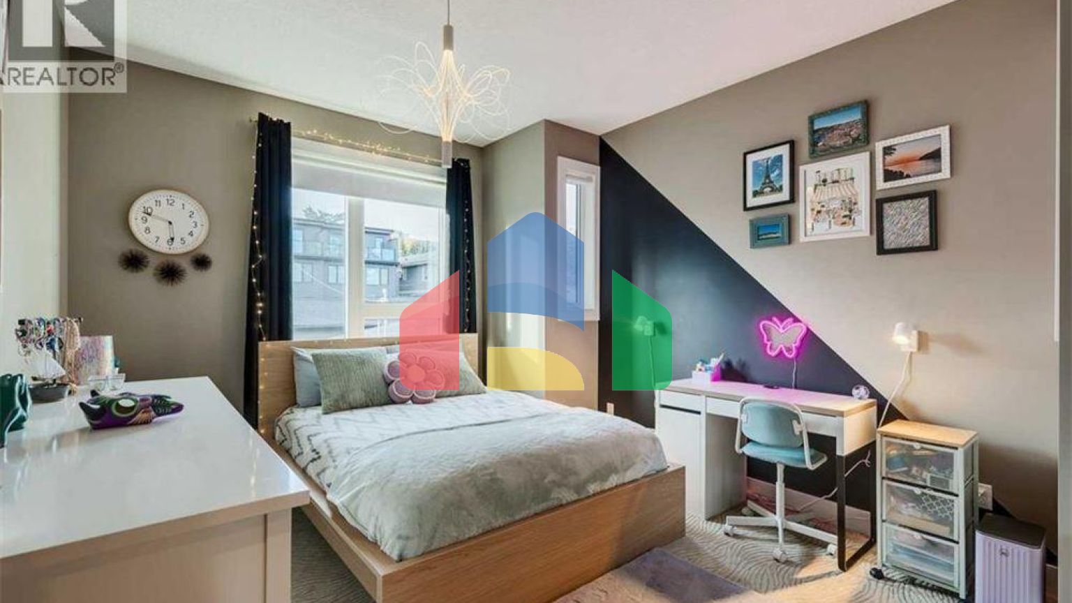 Residential - Single Family Home - Calgary, Canada - Canada