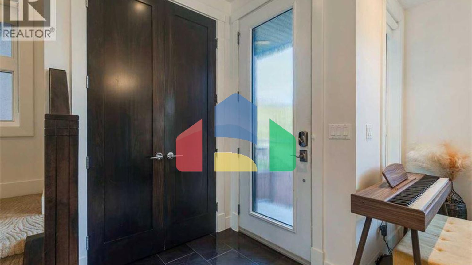 Residential - Single Family Home - Calgary, Canada - Canada