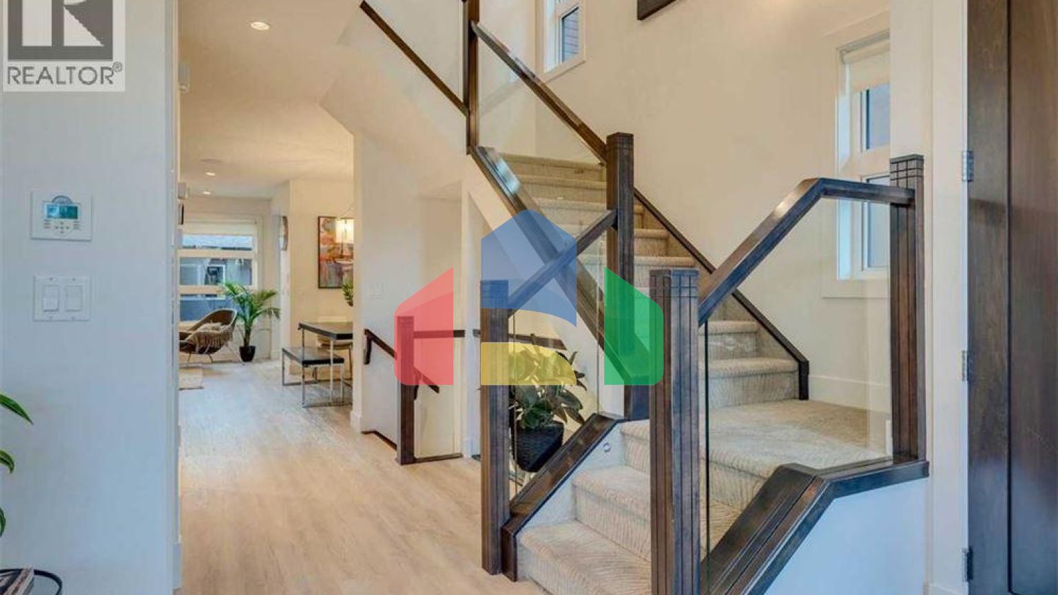 Residential - Single Family Home - Calgary, Canada - Canada