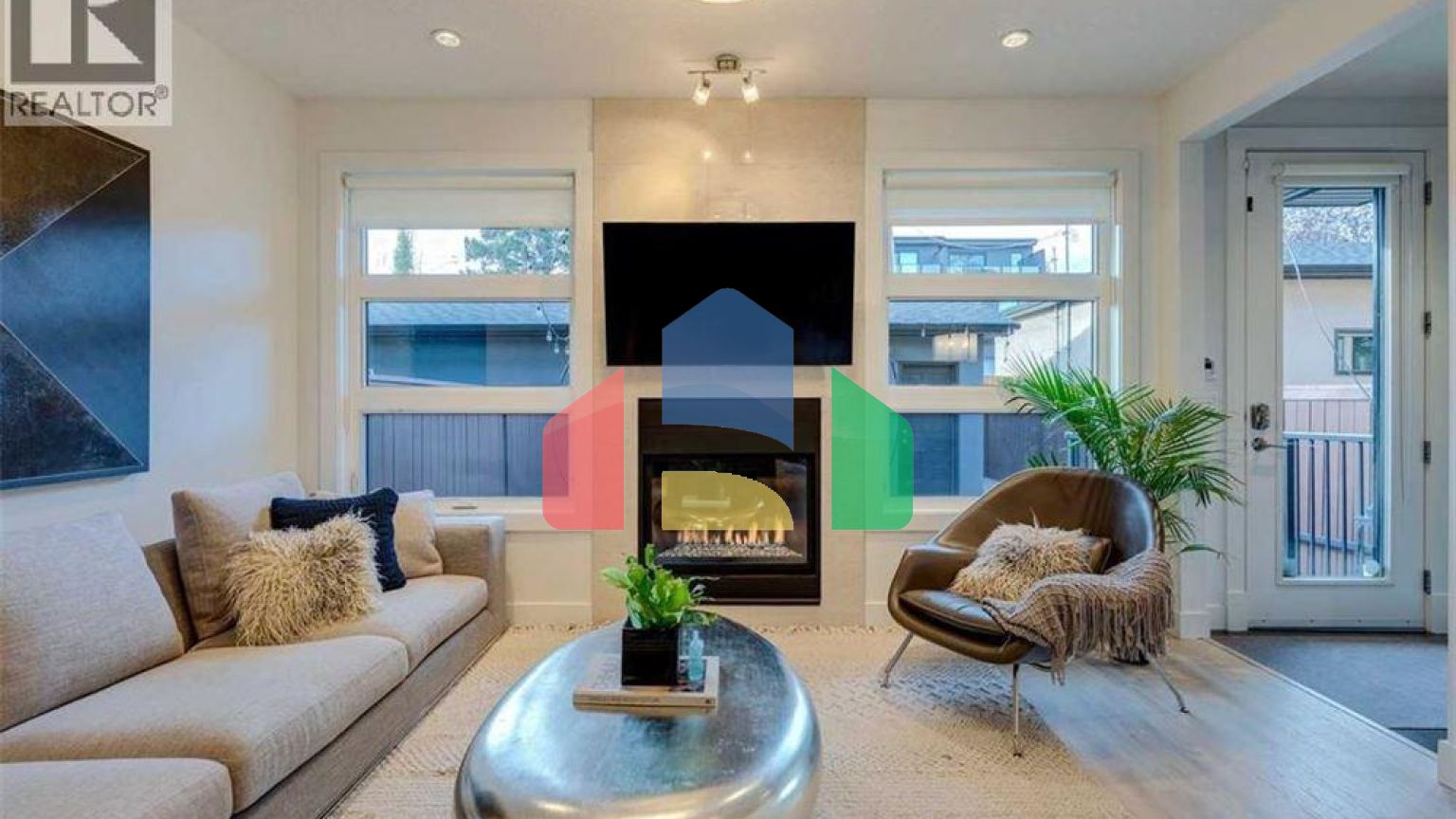 Residential - Single Family Home - Calgary, Canada - Canada