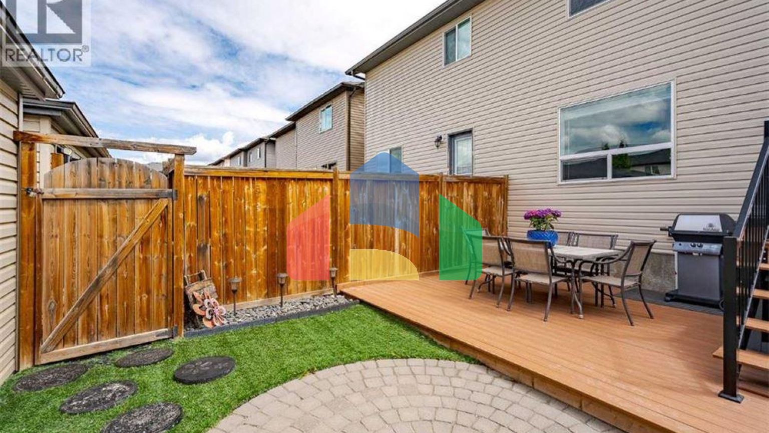 Residential - Single Family Home - Calgary, Canada - Canada