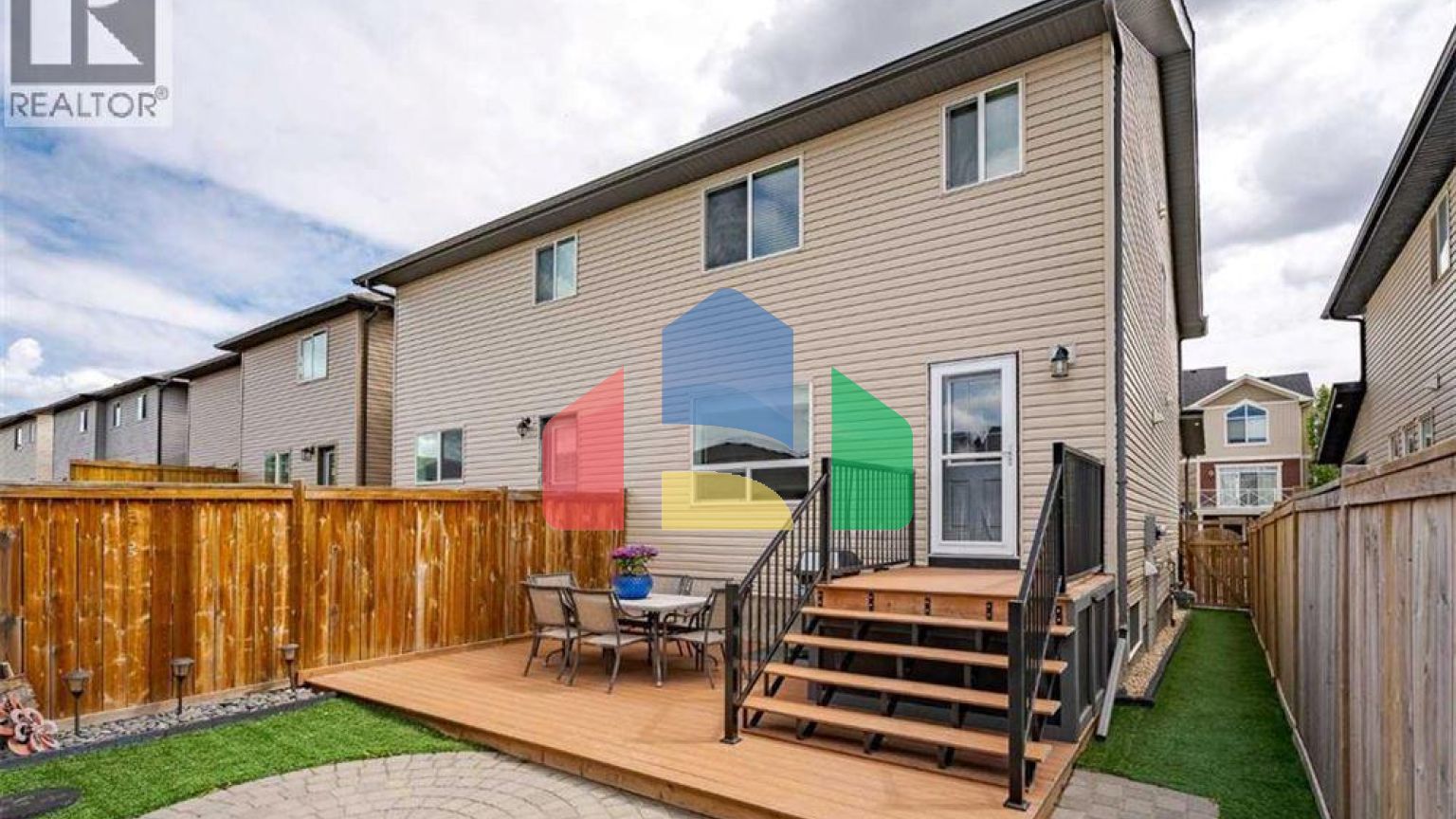 Residential - Single Family Home - Calgary, Canada - Canada