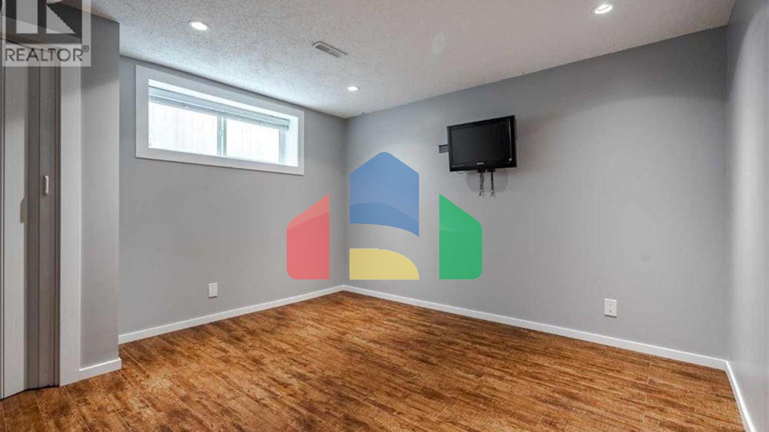 Residential - Single Family Home - Calgary, Canada - Canada