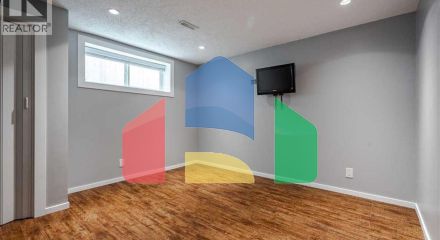 Residential - Single Family Home - Calgary, Canada - Canada