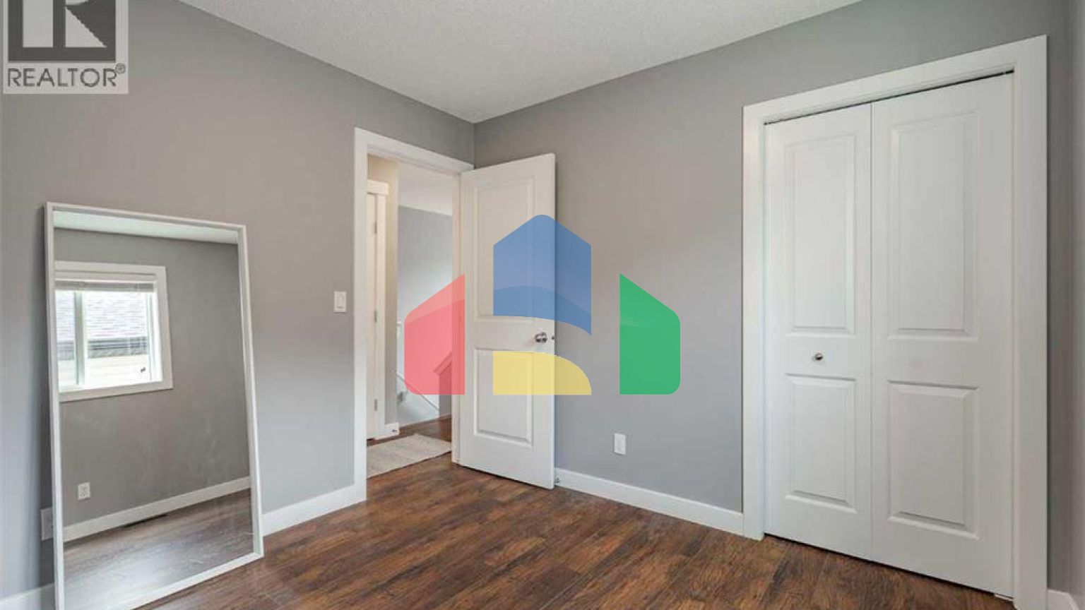 Residential - Single Family Home - Calgary, Canada - Canada