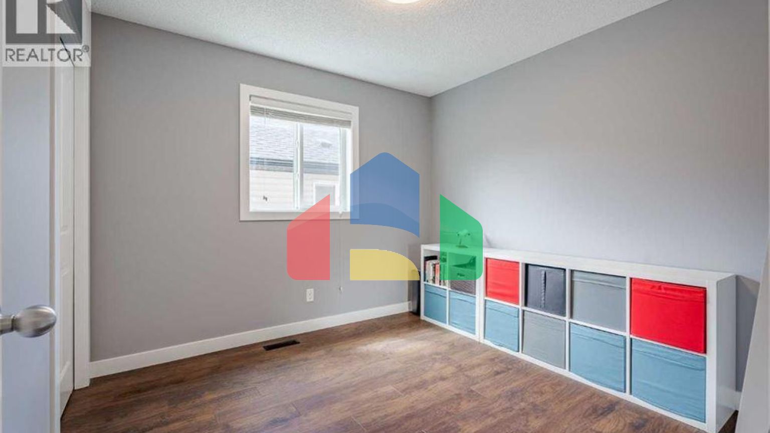 Residential - Single Family Home - Calgary, Canada - Canada