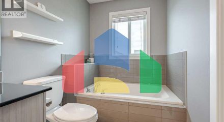 Residential - Single Family Home - Calgary, Canada - Canada