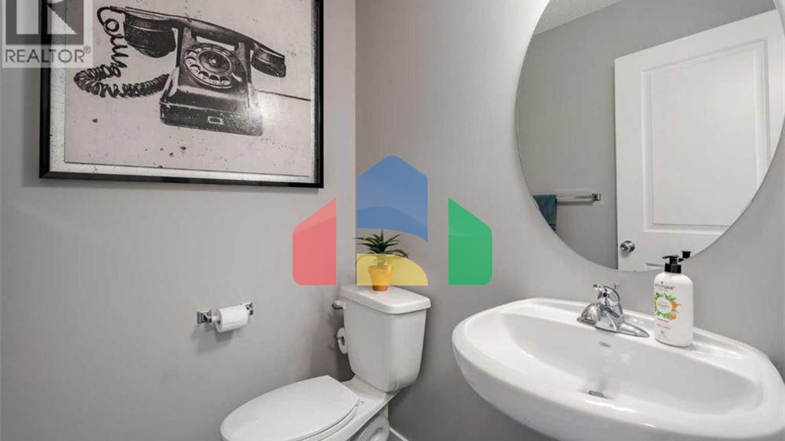 Residential - Single Family Home - Calgary, Canada - Canada