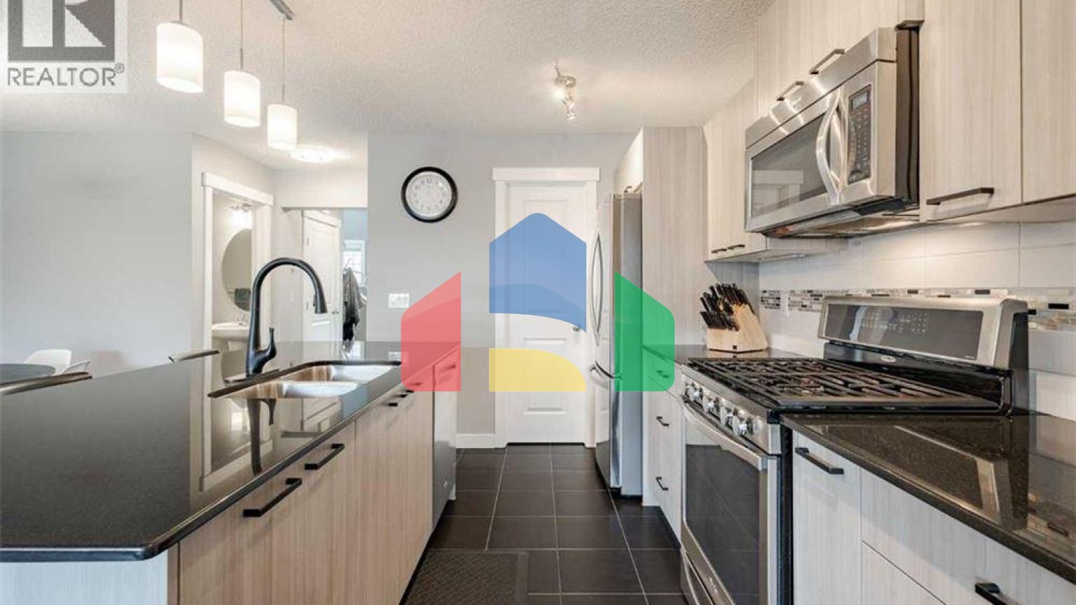 Residential - Single Family Home - Calgary, Canada - Canada