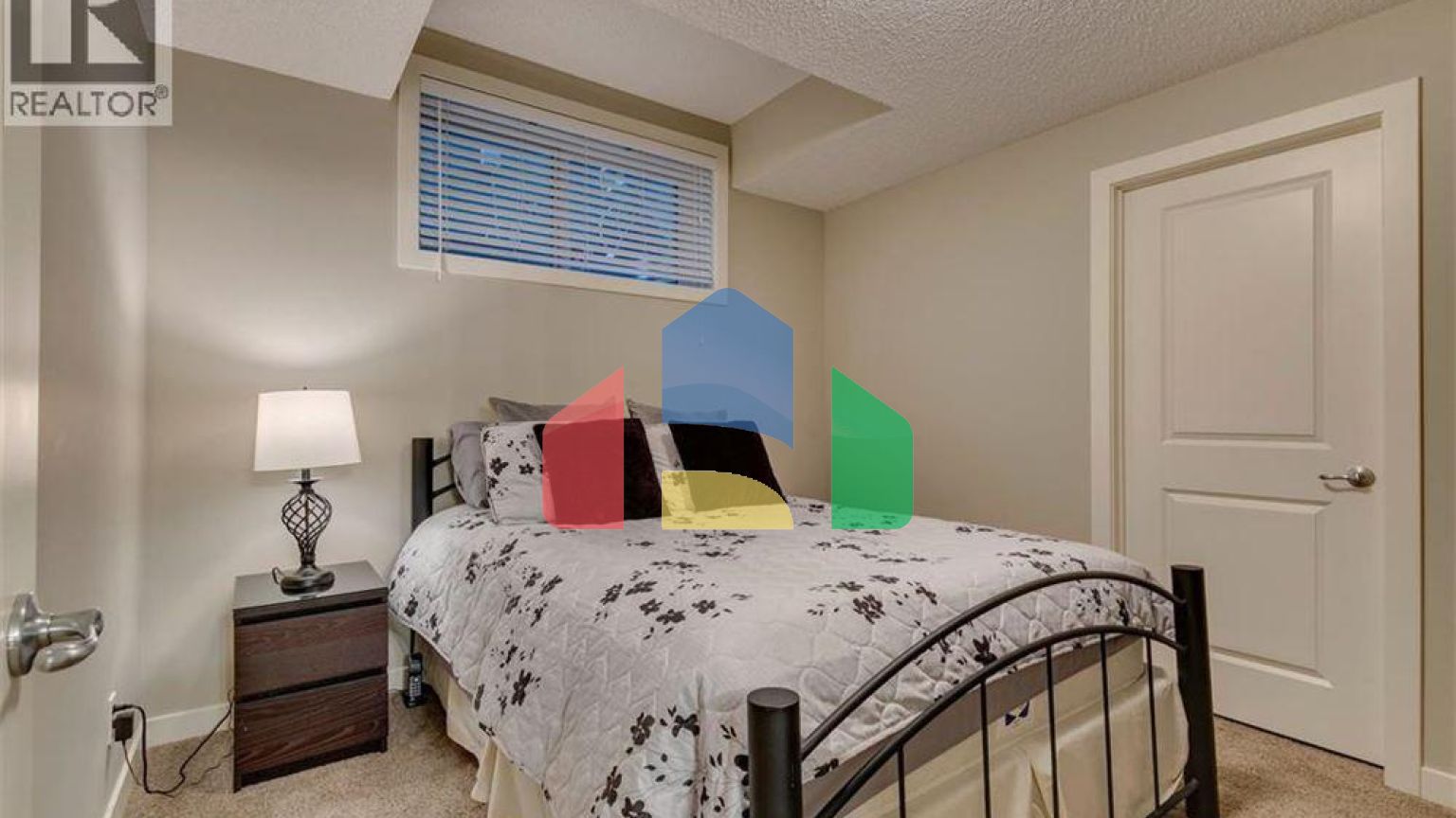 Residential - Single Family Home - Calgary, Canada - Canada