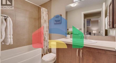 Residential - Single Family Home - Calgary, Canada - Canada