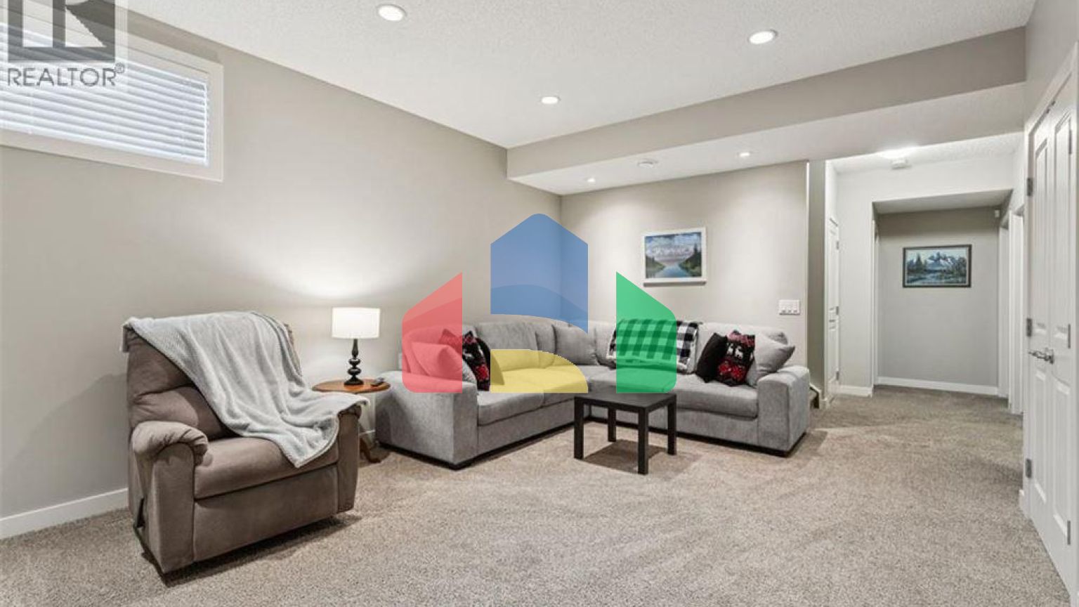 Residential - Single Family Home - Calgary, Canada - Canada