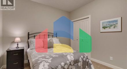 Residential - Single Family Home - Calgary, Canada - Canada