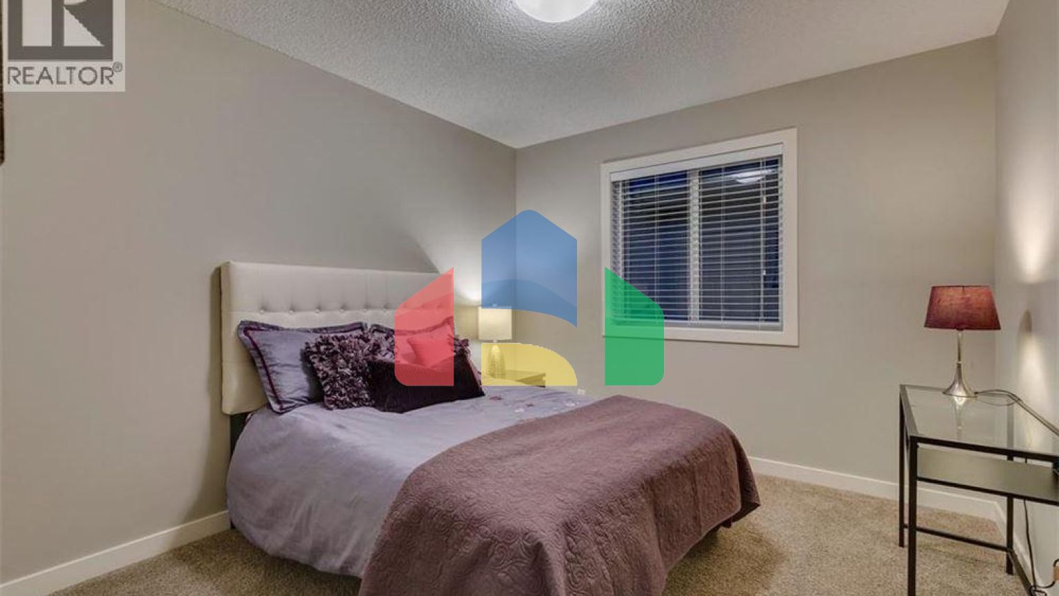 Residential - Single Family Home - Calgary, Canada - Canada