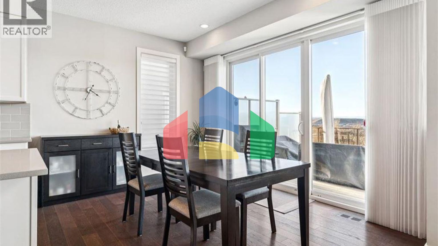 Residential - Single Family Home - Calgary, Canada - Canada