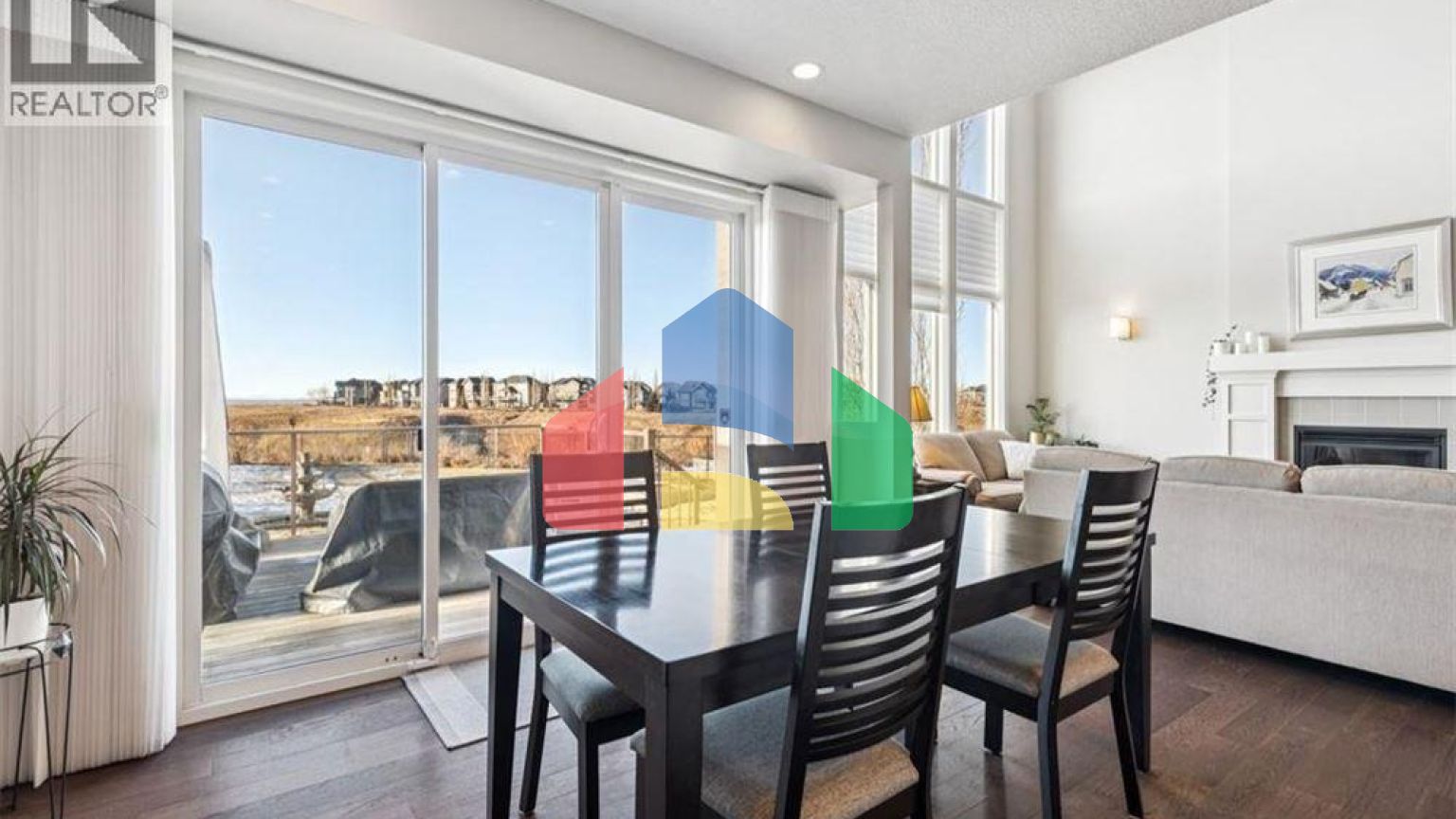 Residential - Single Family Home - Calgary, Canada - Canada