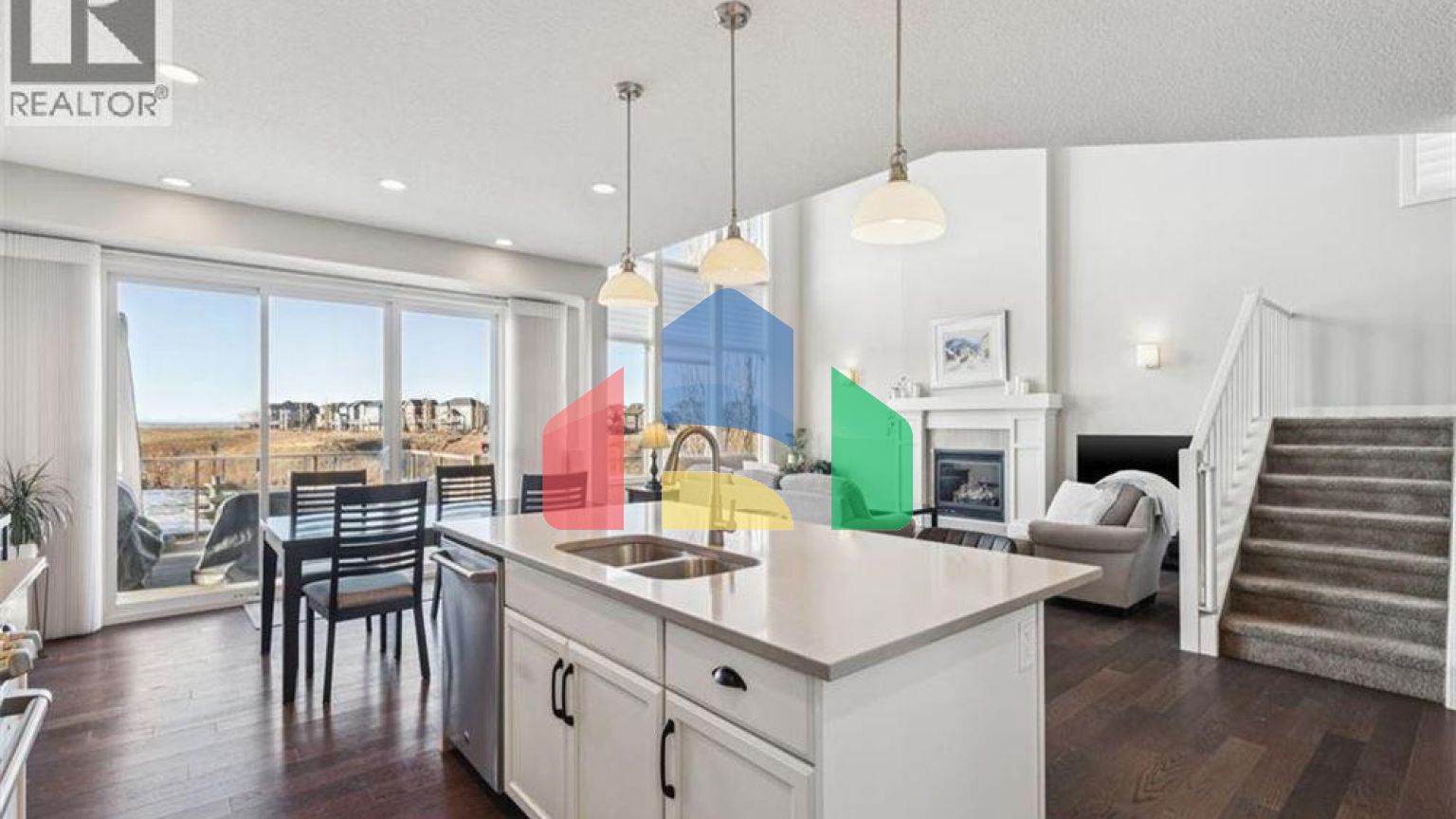 Residential - Single Family Home - Calgary, Canada - Canada