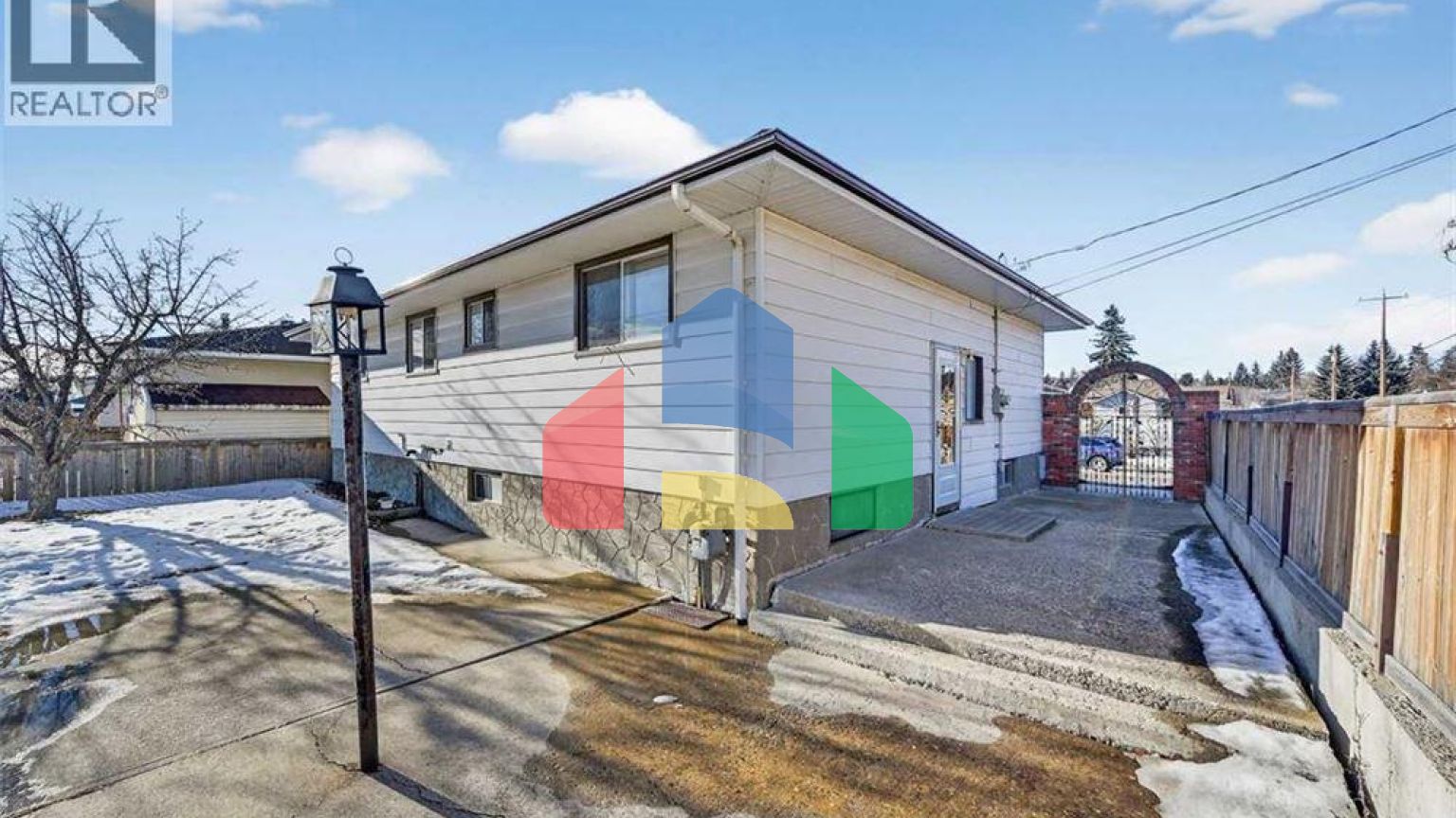 Residential - Single Family Home - Calgary, Canada - Canada