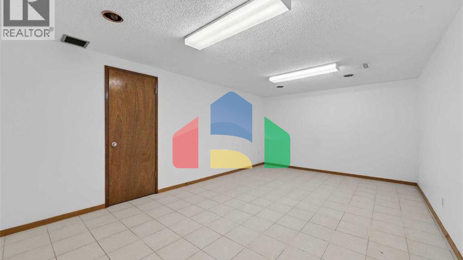 Residential - Single Family Home - Calgary, Canada - Canada